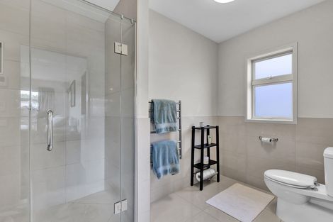 Photo of property in 32 Redwood Crescent, Hurdon, New Plymouth, 4310