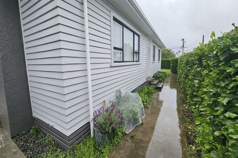 Photo of property in 10 Truby King Street, Merrilands, New Plymouth, 4312