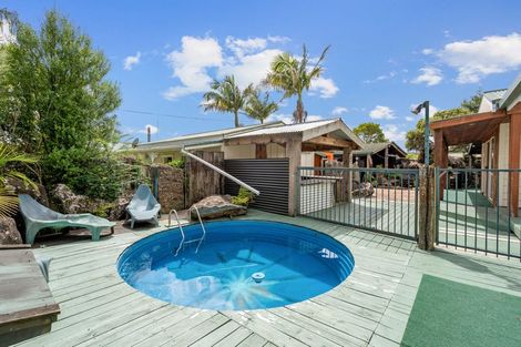 Photo of property in 18 Waro Drive, Hikurangi, 0114