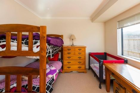 Photo of property in 14 Percy Kinsman Crescent, Riverstone Terraces, Upper Hutt, 5018