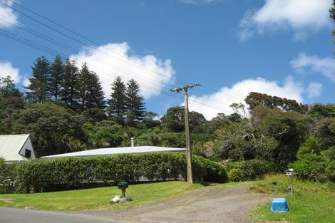 Photo of property in 33c Domain Crescent, Muriwai, 0881