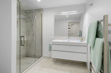 Photo of property in 8a Mandalay Lane, Redcliffs, Christchurch, 8081