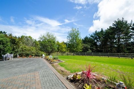 Photo of property in 355 Kiwitahi Road, Helensville, 0875
