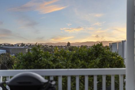 Photo of property in 8 Westmere Crescent, Westmere, Auckland, 1022