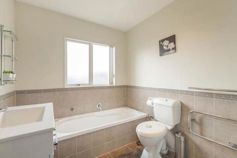 Photo of property in 25 Maypark Crescent, Flat Bush, Auckland, 2016