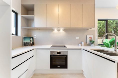 Photo of property in 27 Whiteywood Street, Westgate, 0814