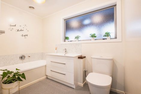 Photo of property in 7 Trimble Place, Bell Block, New Plymouth, 4312