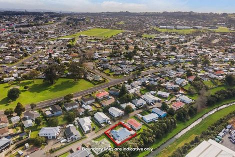 Photo of property in 1/18 Eulogy Place, Randwick Park, Auckland, 2105