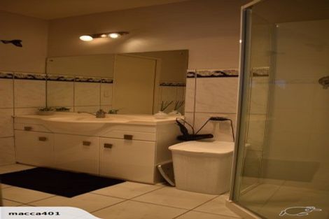 Photo of property in 3 Bridgehead Cove, West Harbour, Auckland, 0618