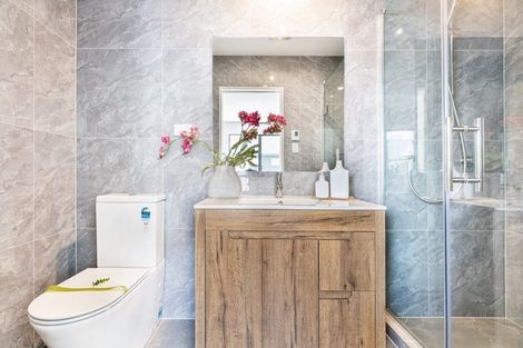 Photo of property in 73 Papatupu Way, Kumeu, 0810