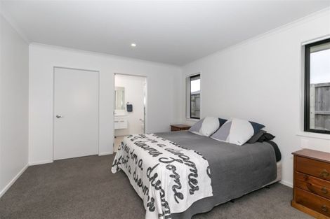 Photo of property in 60 Edgeview Crescent, Fitzroy, Hamilton, 3206