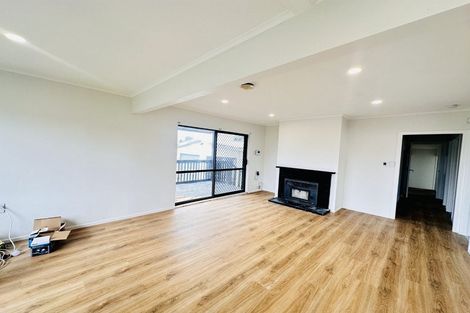 Photo of property in 43 Beaumonts Way, Manurewa, Auckland, 2102