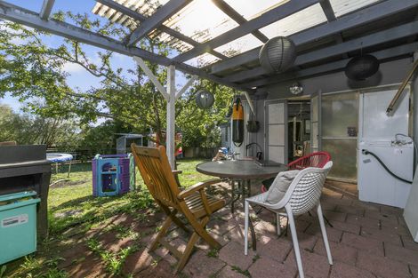 Photo of property in 15 Hydra Place, Glen Eden, Auckland, 0602