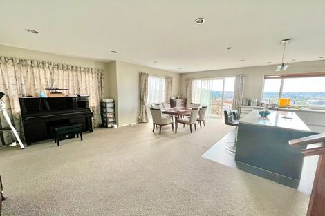 Photo of property in 92a Schnapper Rock Road, Schnapper Rock, Auckland, 0632