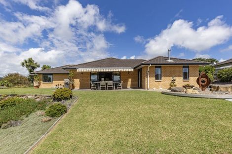 Photo of property in 15 Gavinike Place, Waimauku, 0812