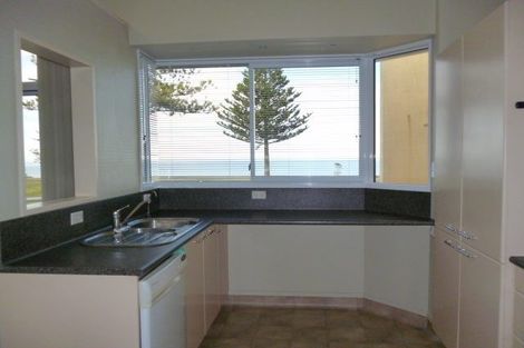 Photo of property in 427 Marine Parade, Napier South, Napier, 4110