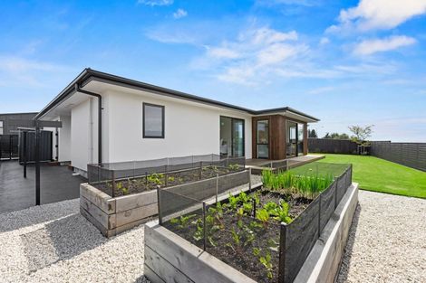 Photo of property in 10 Eaglesfield Close, Westmorland, Christchurch, 8025