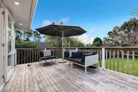 Photo of property in 7 Beazley Place, Glendene, Auckland, 0602