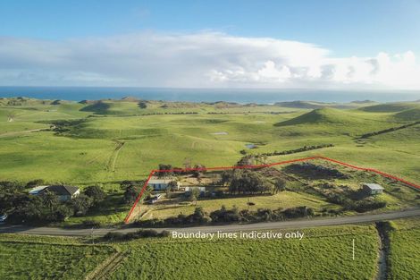 Photo of property in 210 Rehutai Road, Baylys Beach, Dargaville, 0377