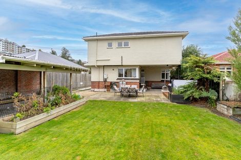 Photo of property in 16 Wycolla Avenue, Saint Clair, Dunedin, 9012