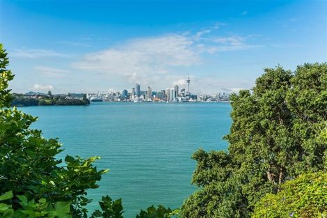 Photo of property in 15 Norwood Road, Bayswater, Auckland, 0622