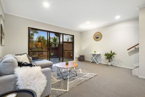 Photo of property in 1/6 Sunnydale Place, Oteha, Auckland, 0632