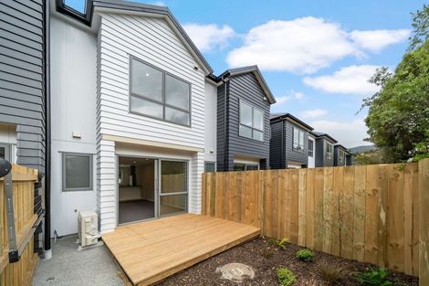 Photo of property in 2/10 Marion Street, Silverstream, Upper Hutt, 5019