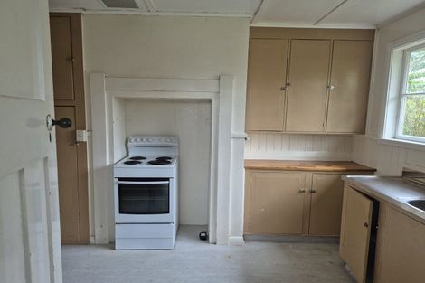 Photo of property in 43 Peel Street, Westport, 7825