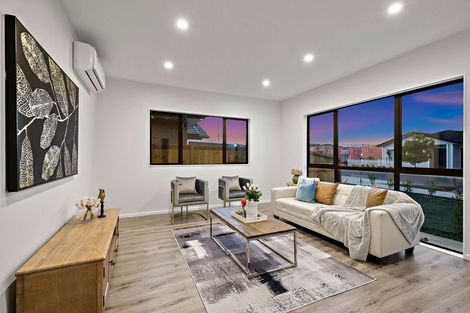 Photo of property in 18 Konoba Avenue, Kumeu, 0810