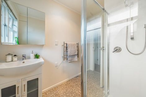 Photo of property in 1/6 Oxford Crescent, Ebdentown, Upper Hutt, 5018