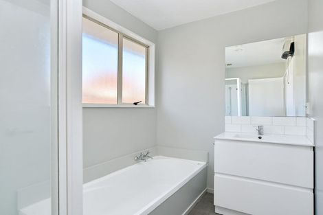 Photo of property in 3/2 Broadbent Street, Riccarton, Christchurch, 8041