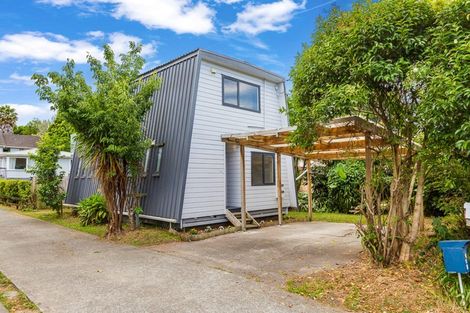 Photo of property in 1/17 Ribblesdale Road, Henderson, Auckland, 0612
