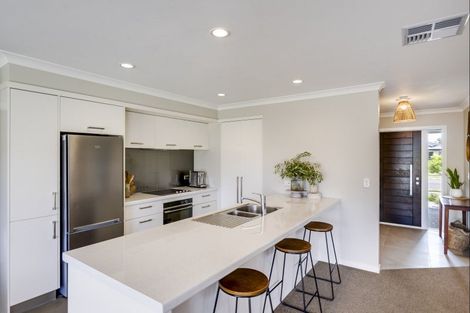 Photo of property in 17 Aoraki Road, Poraiti, Napier, 4112