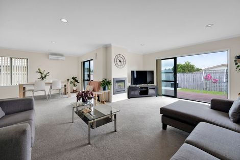 Photo of property in 2a Faber Place, Inglewood, 4330