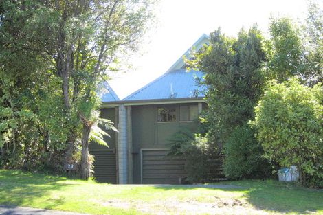 Photo of property in 2/33 Waiparemo Crescent, Pukawa Bay, Turangi, 3381