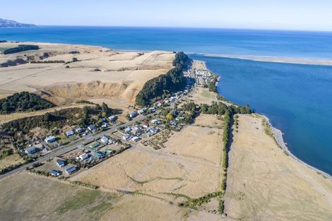 Photo of property in 97 Lake Ferry Road, Lake Ferry, Featherston, 5772