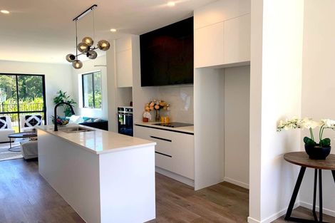 Photo of property in 7 Whawhaki Lane, Kumeu, 0810