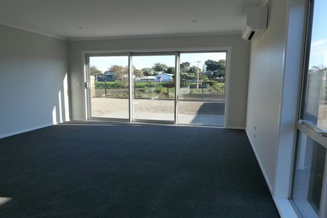 Photo of property in 32 Koru Loop, Paraparaumu, 5032
