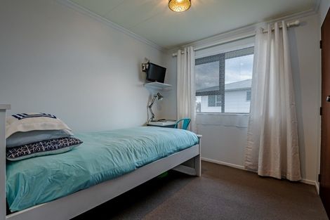 Photo of property in 21 Lyndale Place, Kelvin Grove, Palmerston North, 4414