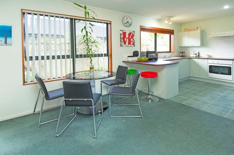 Photo of property in 32 Red Hibiscus Road, Stanmore Bay, Whangaparaoa, 0932