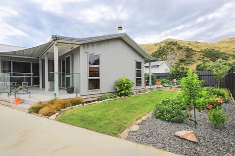 Photo of property in 4 John Ross Place, Kairakau, Havelock North, 4295