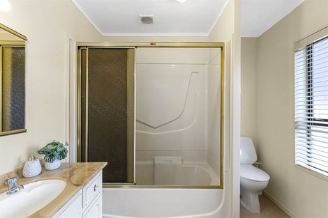 Photo of property in 35 Thatcher Crescent, Crofton Downs, Wellington, 6035