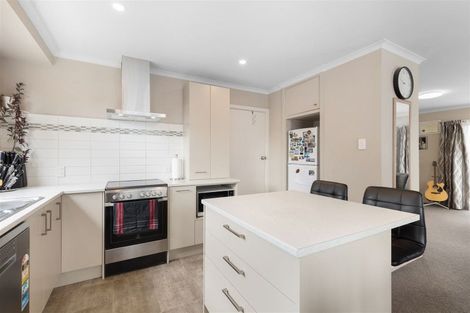 Photo of property in 4 Denniston Crescent, Redwood, Christchurch, 8051