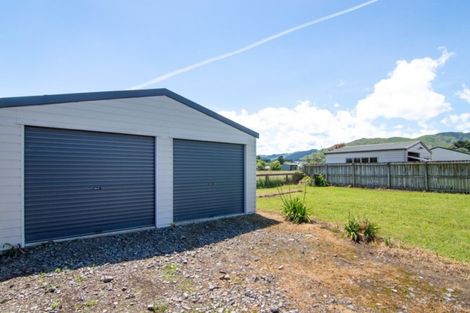 Photo of property in 14 Tawa Street, Tokomaru, Palmerston North, 4474