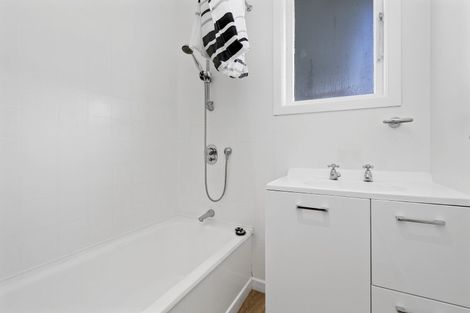 Photo of property in 12 Dermont Street, Bader, Hamilton, 3206