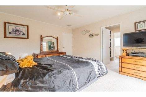 Photo of property in 2/25 Sailfish Drive, West Harbour, Auckland, 0618