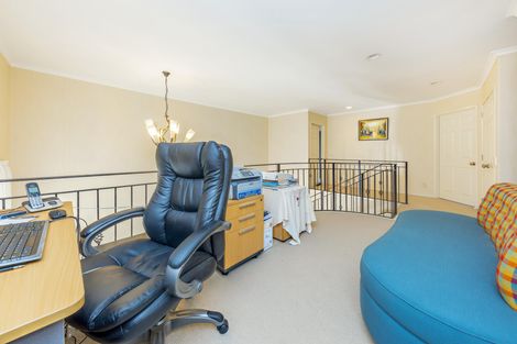 Photo of property in 42 Thornbury Crescent, East Tamaki Heights, Auckland, 2016