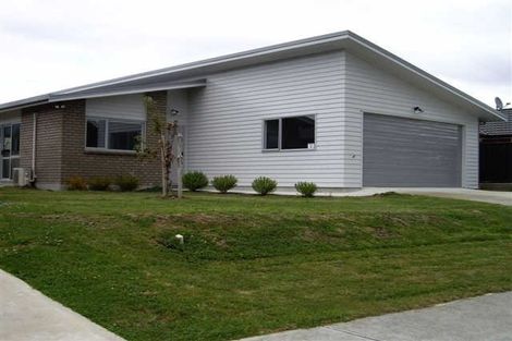 Photo of property in 6 Diamond Grove, Brown Owl, Upper Hutt, 5018