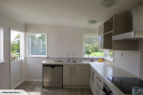 Photo of property in 106 Valley Road, Paraparaumu, 5032