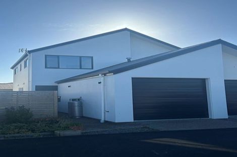 Photo of property in 4/20 Ballinger Place, Carterton, 5713